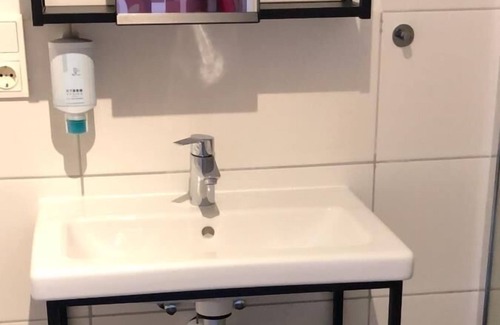 Bramfeld Apartment | The 1-room apartment is located on the 2nd floor of our apartment house Haldesdorfer Straße and is 65 m2 big.