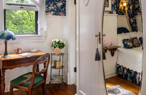 Historic Montford Bed & Breakfast | The 1899 Wright Inn & Carriage House