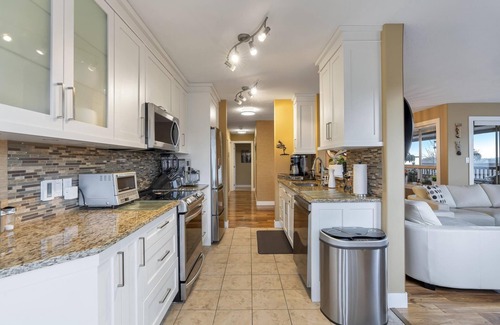 Saanichton Condo | The 201 | Your Luxury Getaway