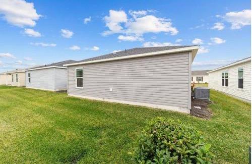 Okahumpka House | The 2BR Golf and Games Residence