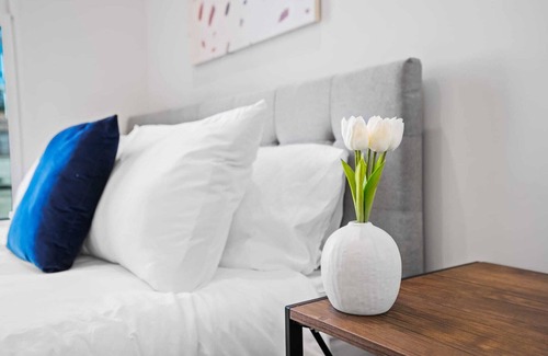 Pacific Heights Apartment | The Addison by Kasa | Traditional Queen Studio | San Francisco
