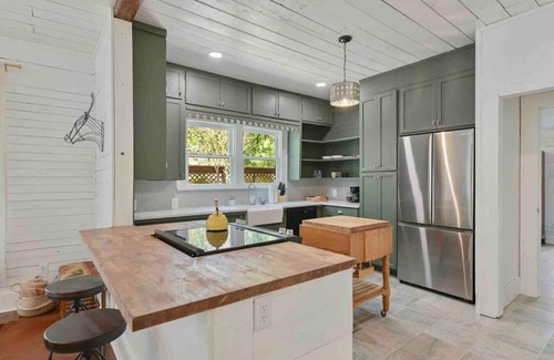 Bryan House | “The Adorable Abode”