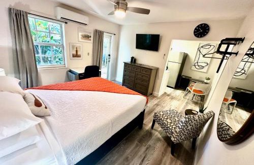 Central Fort Lauderdale House | The Agustin Guesthouse - Men Only Clothing Optional