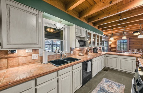 Annetta Cabin | The Aledo Prospector