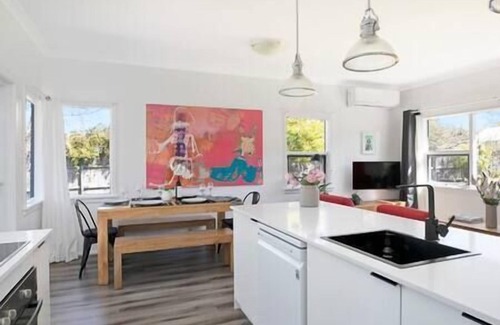 Mittagong House | The Alfred, Mittagong. Easy walk to cafes and pubs.