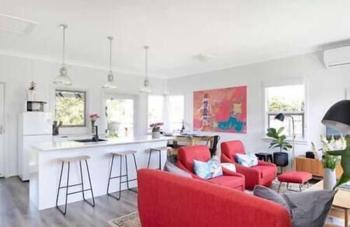 Mittagong House | The Alfred, Mittagong. Easy walk to cafes and pubs.