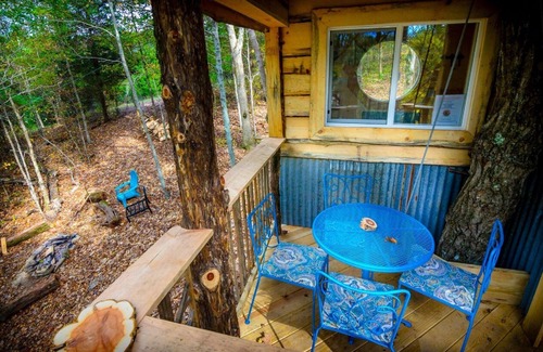 Stonewall Cabin | The Aliyah Treehouse with swinging bridge +285 acres hiking trails