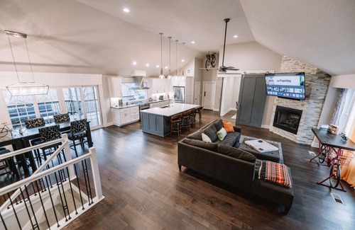 Bentonville House | The Almand House w/Hot Tub and Quick Access to Bike Trails