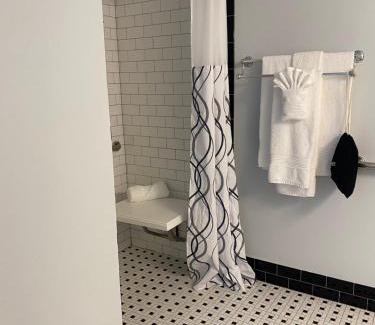 Aberdeen Hotel | The Alonzo Ward Hotel