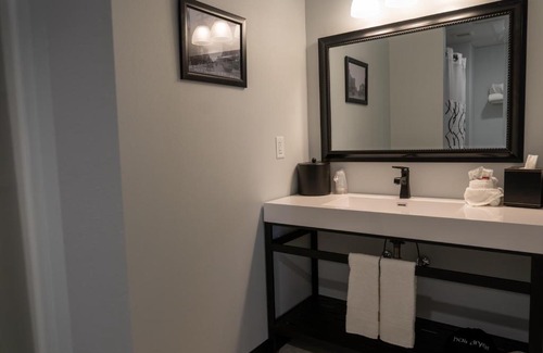 Aberdeen Hotel | The Alonzo Ward Hotel