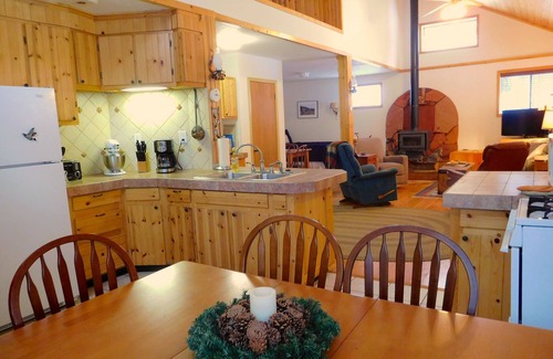 Jemez Springs House | The Alpaca Barnhaus in the Jemez Mountains-Quiet & Comfortable at 8700'