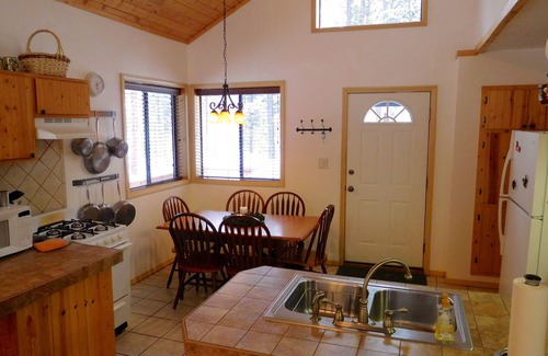Jemez Springs House | The Alpaca Barnhaus in the Jemez Mountains-Quiet & Comfortable at 8700'