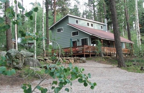 Jemez Springs House | The Alpaca Barnhaus in the Jemez Mountains-Quiet & Comfortable at 8700'