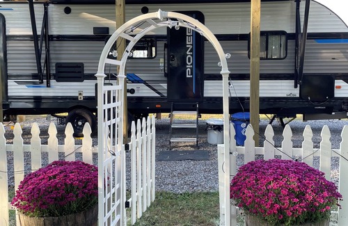 Gallatin House | The Alpaca Campa - Minutes to Nashville