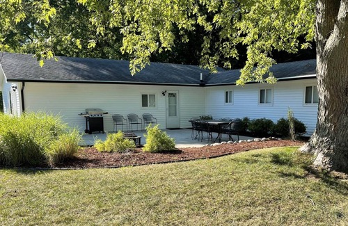 Notre Dame House | The Alumni, The only thing between you and the stadium? Tailgate parties.