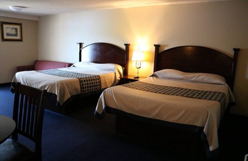 Watkins Glen Hotel | The Anchor Inn and Marina