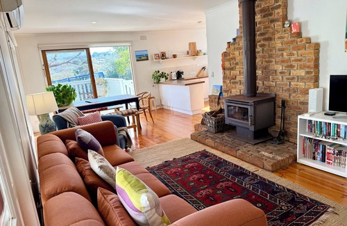 Jan Juc House | THE ANCHORAGE: 3 BR, 1 BA House in Jan Juc, Sleeps 7