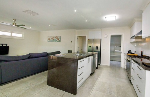 Yarrawonga House | The Anchorage so close to Lake Mulwala and walking/running trails.