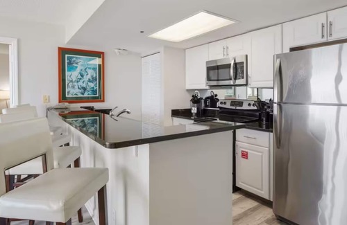 New Town Apartment | The Andros | Incredible Views w/Shared Pool