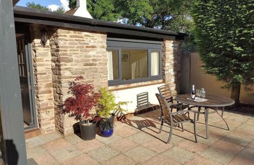 Blakeney House | The Annexe @Granny’s Apple Lodge