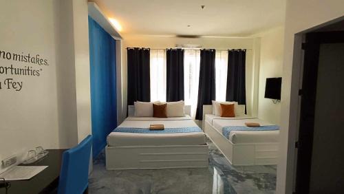 Legazpi Hotel | The ApplePeach House