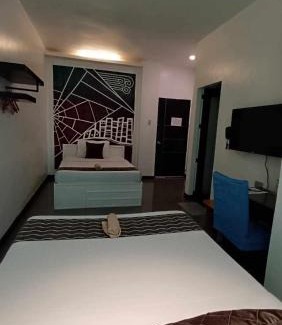 Legazpi Hotel | The ApplePeach House