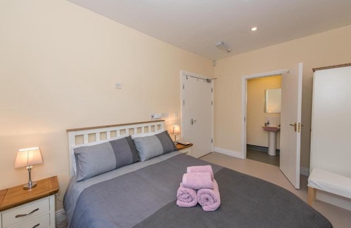Carrick-on-Suir House | The Arch Accommodation