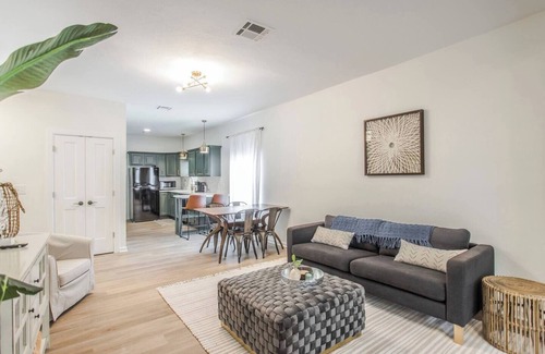 Central Oklahoma City House | The Arches | Walk to Western Ave District