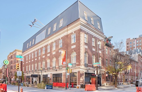 Gayborhood Apartment | The Arco powered by Sonder | Superior King Room