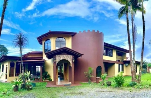 Florencia Apartment | The Arenal Mansion
