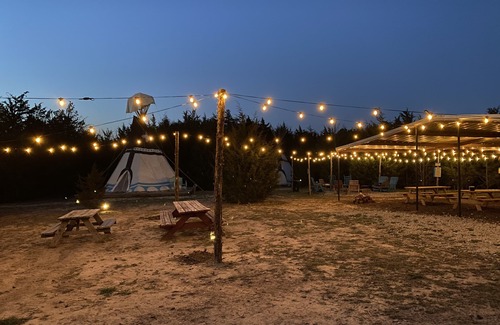 Wills Point Cabin | The Arrowhead Tipi Resort - Many Mountains - Nomadic Tipis on Lake Tawakoni