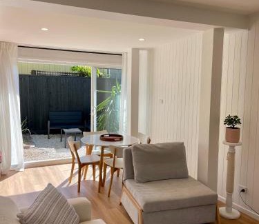Boreen Point Apartment | The Art Gallery Boreen Point
