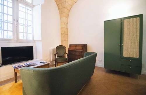 Capucins - Victoire Apartment | The Art of Hygge Self Check-In Relax with Tea & Netflix