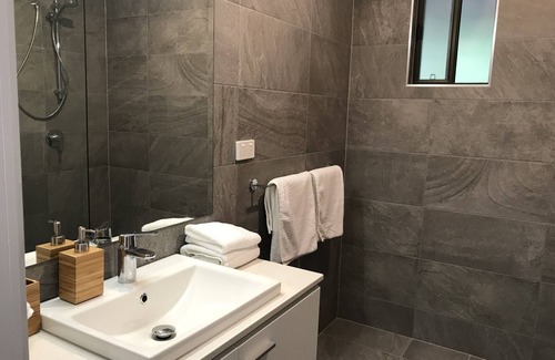Glenview House | The Artist Studio - secluded hideaway perfect for couples getaway.