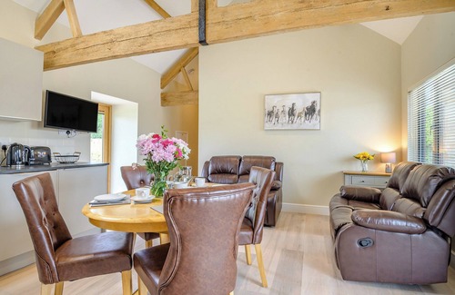 Trowbridge Cottage | The Ash - Arnolds Hill