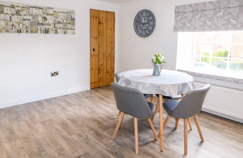 Wragby Apartment | THE ATTIC HOUSE, pet friendly in Wragby