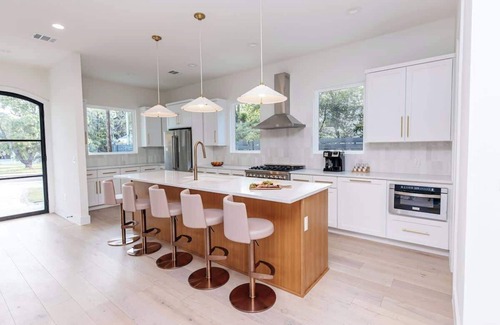 Clarksville House | The Austoria: Luxury Austin Skyline Estate