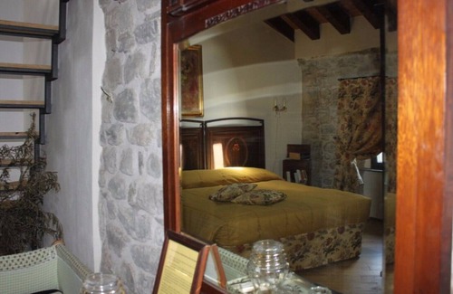 Pontremoli Bed & Breakfast | The B&B Eremo Gioioso - La Vite Room