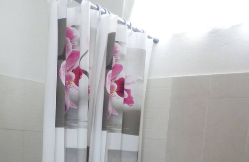 Goodlands House | THE BOX OF THE FISHERMAN. Family house, ground floor, 3 bedrooms 1-6 persons, WIFI
