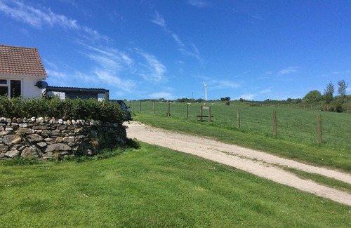 St Wenn House | The Bailiff's House - Perfect for multiple dogs and their family.