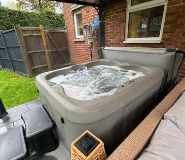 Crowborough House | The Bainden , With Private Secluded Hot Tub