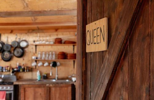La Fortuna Cabin | The Baja Station - Queen Room