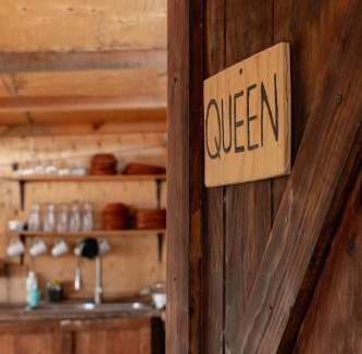 La Fortuna Cabin | The Baja Station - Queen Room