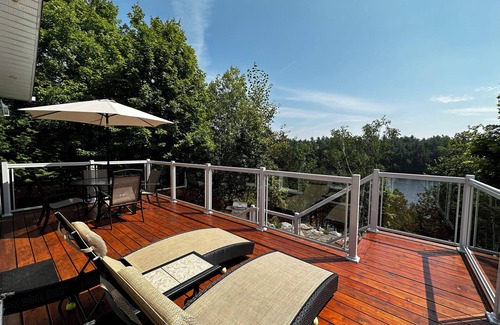 Arden Cottage | The Ball Cottage - Beautiful Lakefront Hideaway on Bull Lake!
