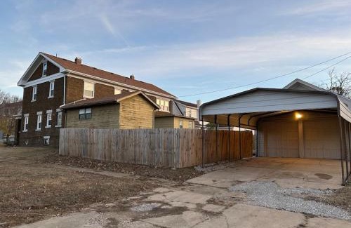 Bartlesville Apartment | The Banker's Butler's Retreat