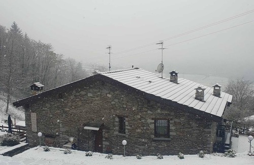 Capo di Ponte Apartment | THE BANKS IN THE WOODS: PEACE, NATURE AND RELAXATION. Ideal for couples and families.