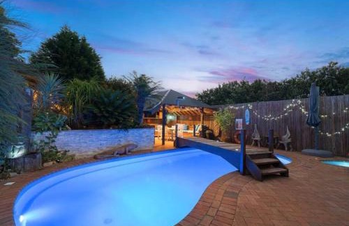 Berkeley Vale House | The Bar House in Berkeley Vale