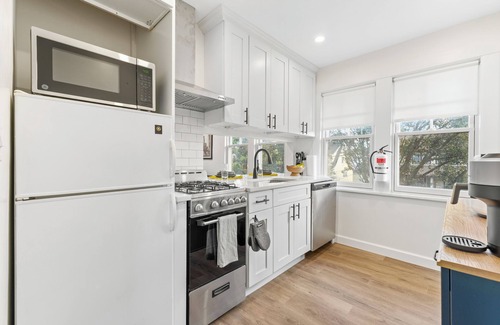 Bergenfield House | The Bar Loft - Second Floor Suite. Close proximity to NYC and MetLife Stadium.