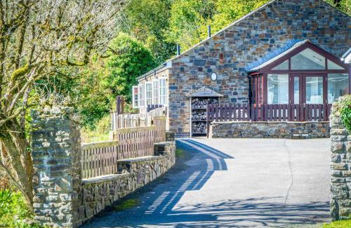 Nantgarw House | The Barn - 4 Bedroom - Tyn-Y-Coed Farm - Cardiff