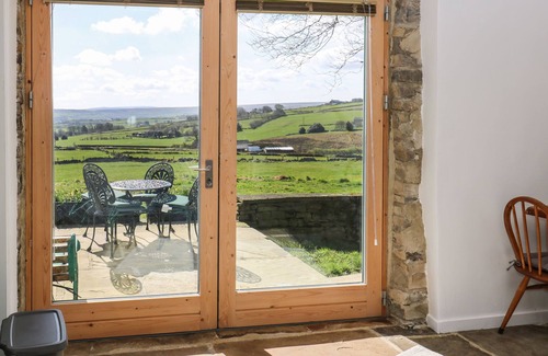 Sowerby Bridge Cottage | THE BARN AT CROW HILL SHAW FARM, romantic in Sowerby Bridge
